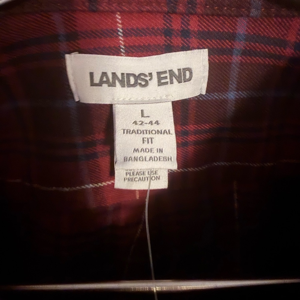 Lands' End Men's Burgundy Spritz Navy Plaid Button Down Shirt NWT - Picture 3 of 5